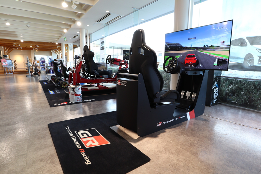 GR Garage 松山 カートシミュレーター