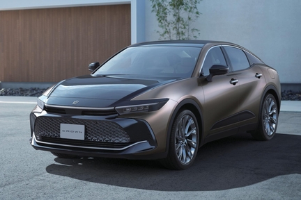 CROSSOVER G“Leather Package”（2.5Lハイブリッド車）