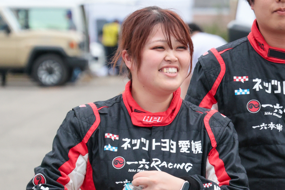 一六RACING ラリーチーム ドライバー 山田さん（2025恐竜勝山）