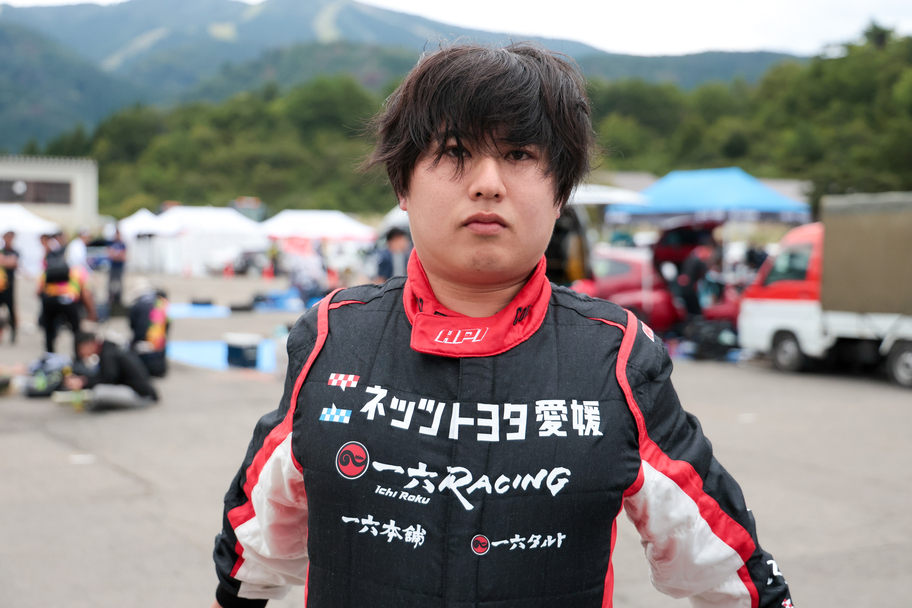 一六RACING ラリーチーム コドライバー 野上さん（2025恐竜勝山）