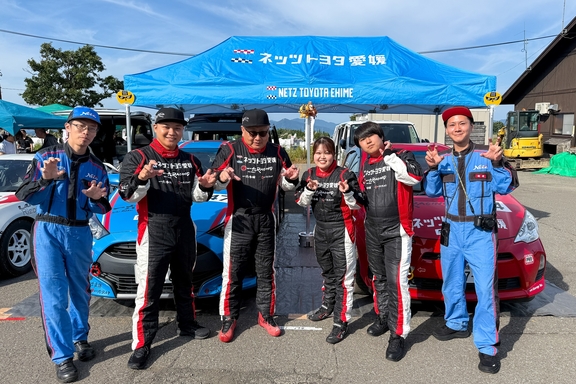一六RACING ラリーチーム 集合写真　2025シーズン（恐竜勝山）