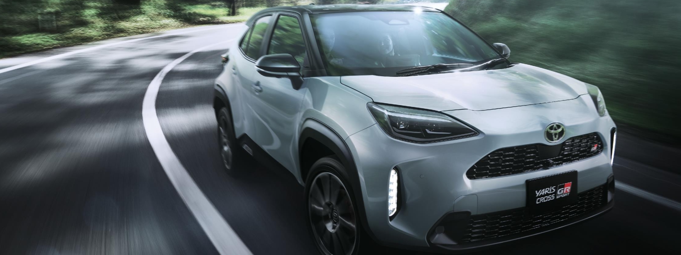 【モデル入り素材】GR SPORT（ハイブリッド・2WD）