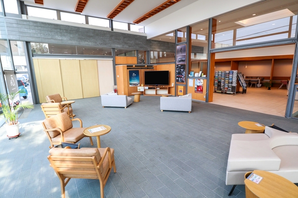 新居浜　店舗内観