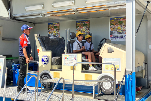 2025.09.22周布小学校（JAFシートベルトコンビンサー）出前授業