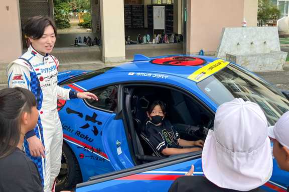 2025.10.16たちばな小学校（レース車両見学）出前授業