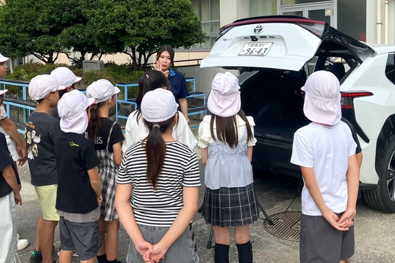 2025.10.16たちばな小学校（電気自動車を使った給電実演）出前授業