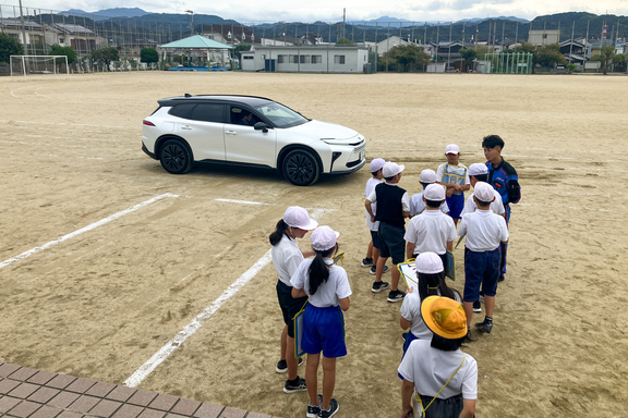 2025.10.20みどり小学校（自動駐車支援システム同乗体験）出前授業