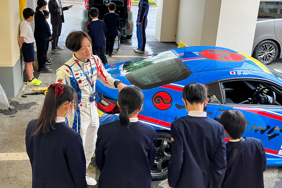 2025.10.31小松小学校（レース車両見学）出前授業