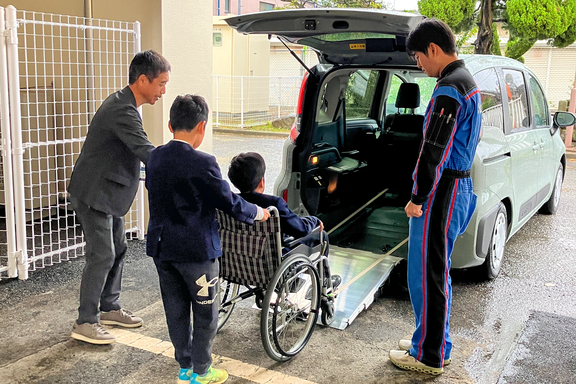 2025.10.31小松小学校（車いす乗車体験）出前授業