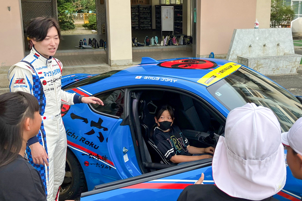 2025.10.16たちばな小学校（レース車両見学）出前授業