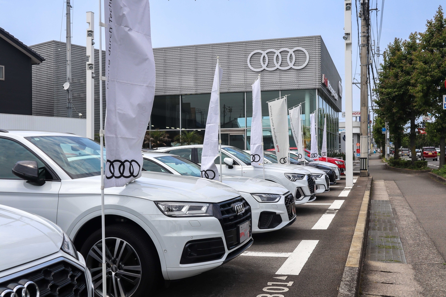 Audi　店舗写真（中古車展示場）