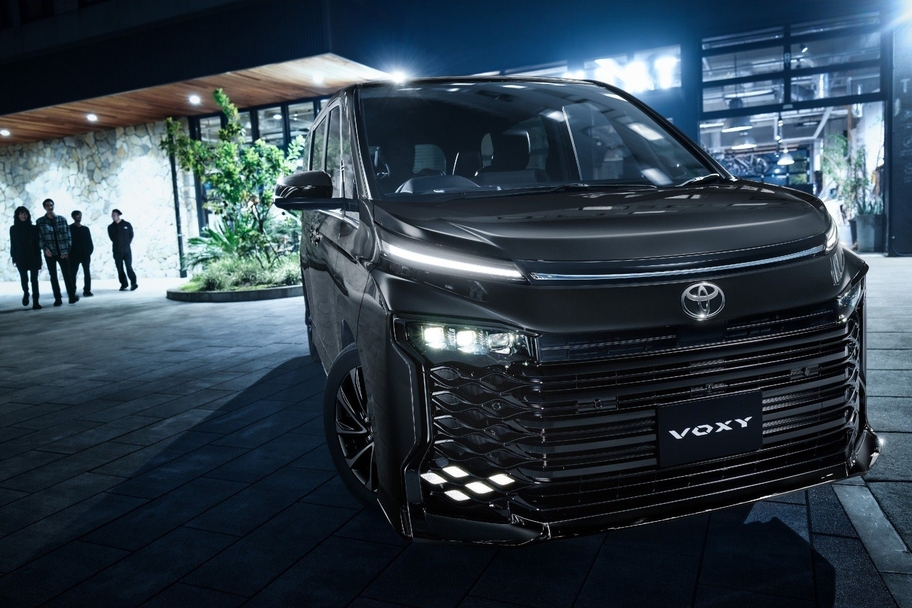 【モデル入り素材】S-Z（2WD・7人乗り）